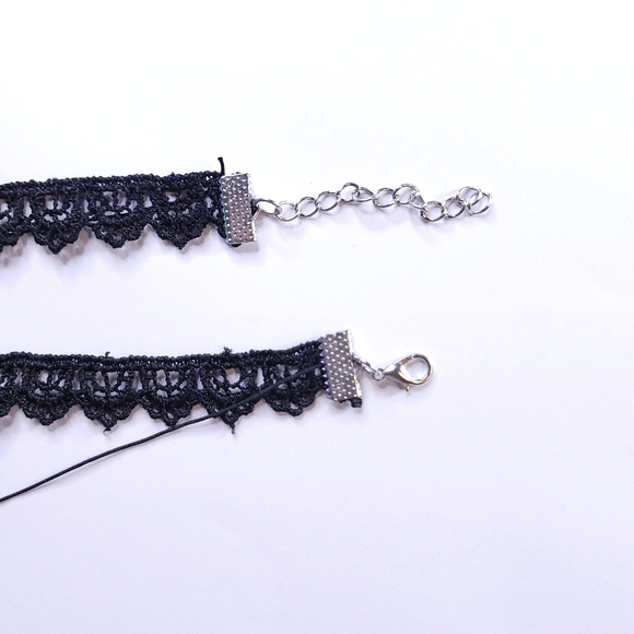 Multilayer Lace Choker Necklace - Picture 6 of 7